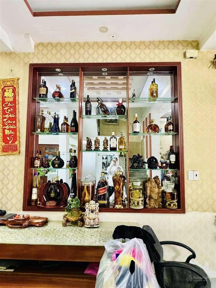 Tôi bán nhà 2 tỷ890/ 62m2 ở lữ gia  p15  quận 11 gần sân vận động thống nhất, cho thuê 19 triệu