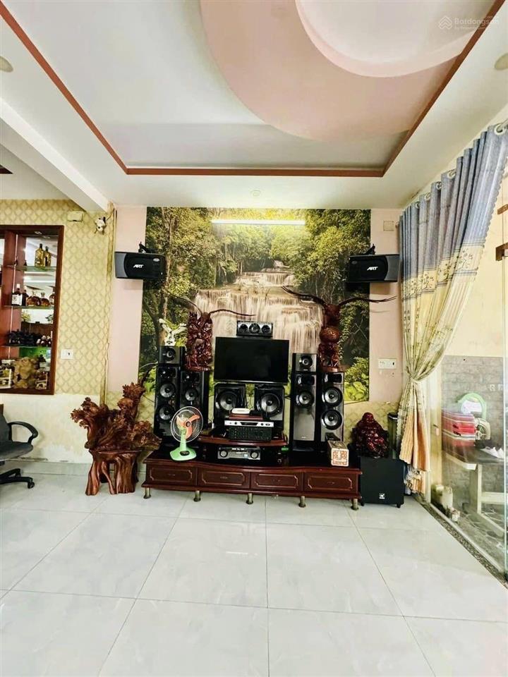 Tôi bán nhà 2 tỷ890/ 62m2 ở lữ gia  p15  quận 11 gần sân vận động thống nhất, cho thuê 19 triệu