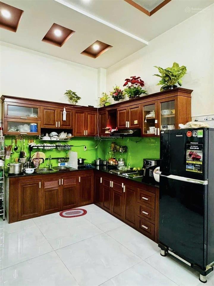 Tôi bán nhà 2 tỷ890/ 62m2 ở lữ gia  p15  quận 11 gần sân vận động thống nhất, cho thuê 19 triệu