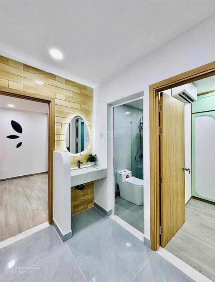 Sắp đi mỹ bán nhà đặng văn ngữphú nhuận. giá 3tỷ760/72,8m2 cho thuê 21triệu.gần thpt hàn thuyên