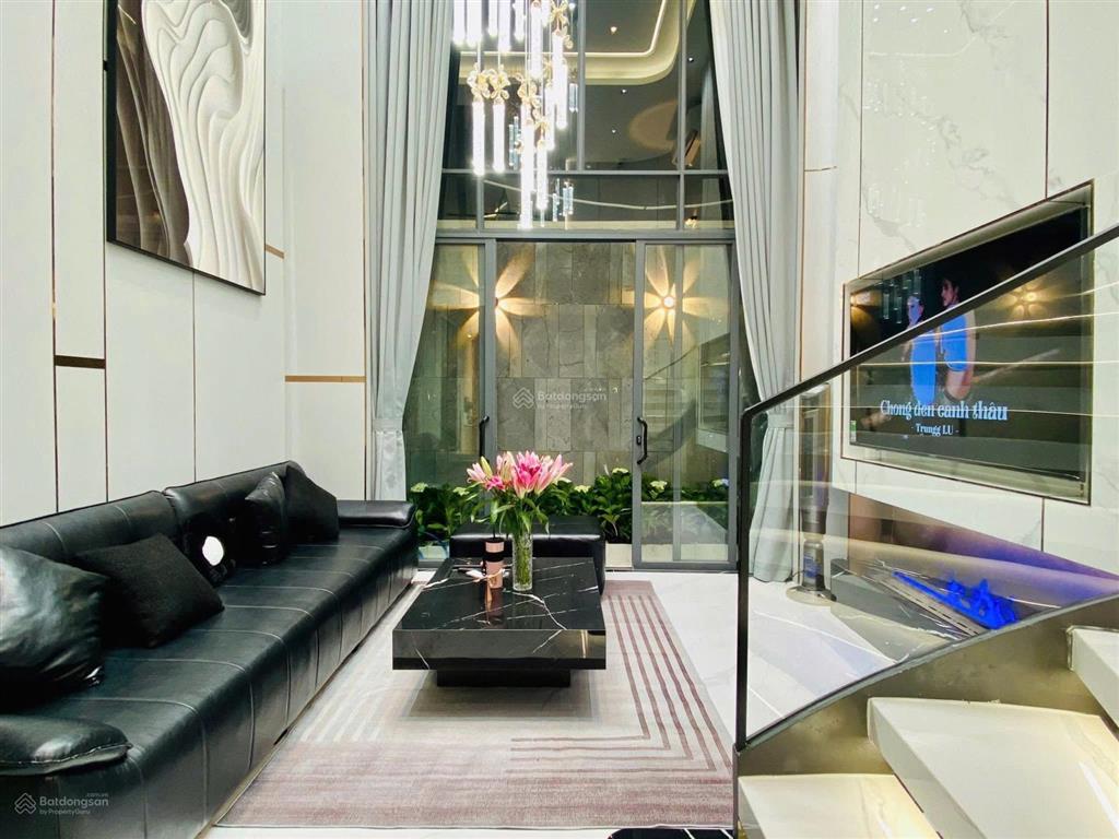 Nhà ngộp nguyễn phi khanh  quận 1.giá 5tỷ6/82.3m2 đang cho thuê 32 triệu. gần chợ tân định