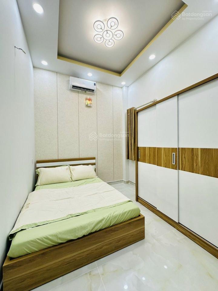 Bán nhà đường gò công p.13 quận 5 đang cho thuê 22triệu.giá 3tỷ560/78.3m2, gần công viên cửu long