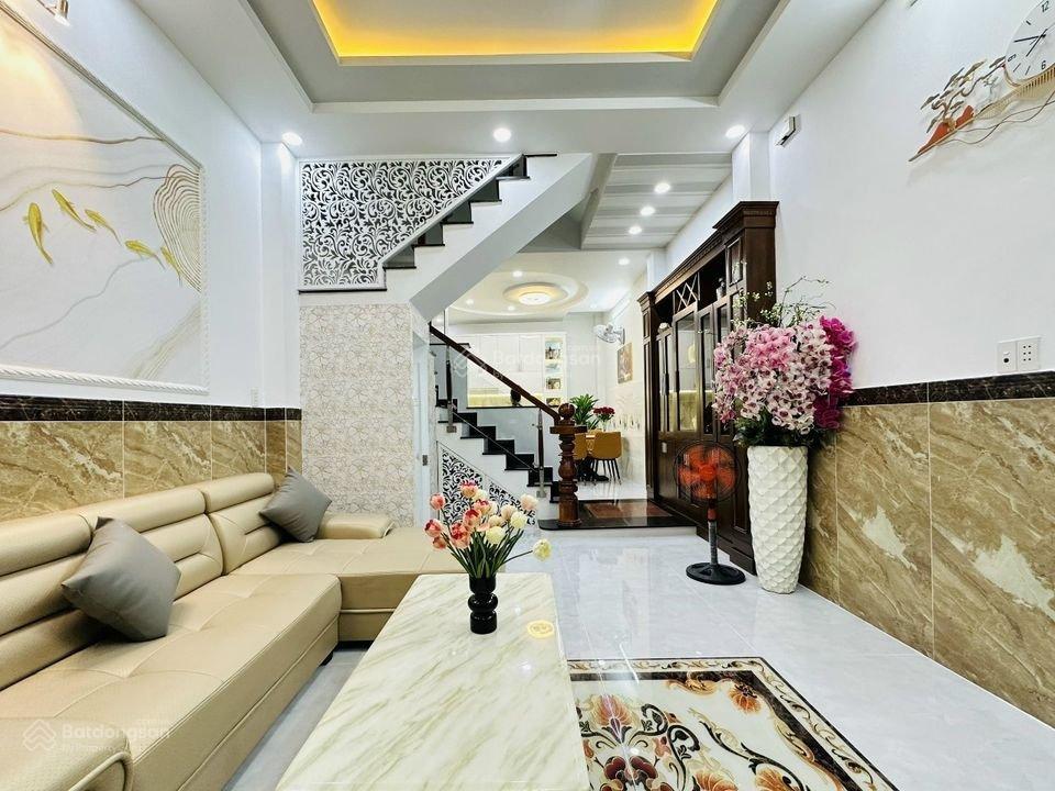 Bán nhà đường gò công p.13 quận 5 đang cho thuê 22triệu.giá 3tỷ560/78.3m2, gần công viên cửu long