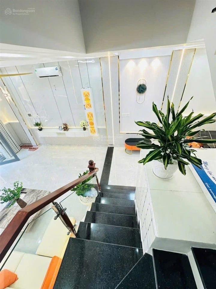 Chú giang kẹt tiền cần bán gấp nhà đường oto nguyễn văn cừ  q5. 76m2 gần đại học sài gòn