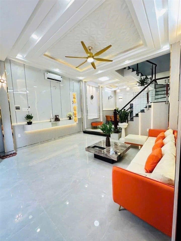 Chú giang kẹt tiền cần bán gấp nhà đường oto nguyễn văn cừ  q5. 76m2 gần đại học sài gòn