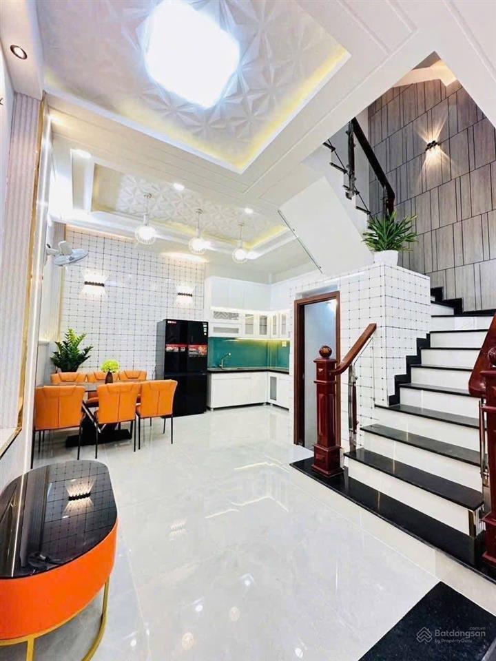 Chú giang kẹt tiền cần bán gấp nhà đường oto nguyễn văn cừ  q5. 76m2 gần đại học sài gòn