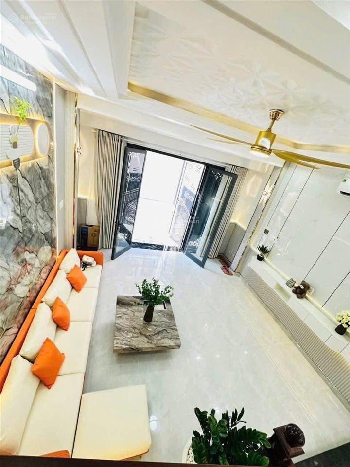 Chú giang kẹt tiền cần bán gấp nhà đường oto nguyễn văn cừ  q5. 76m2 gần đại học sài gòn