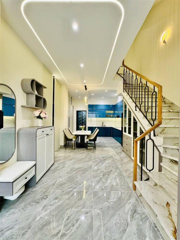 Bán gấp nhà 68m2 ngay rạch bùng binh p9 q3, gần ga sài gòn, thuê 27tr/th