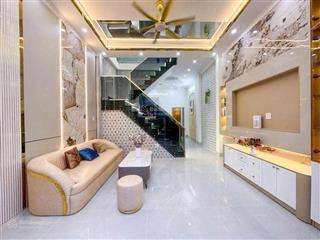 Bán gấp căn nhà q3/ đường nguyễn hiền, 81,6m2 (4,7m x 17m) giá 4.5 tỷ. ngay chung cư hà đô