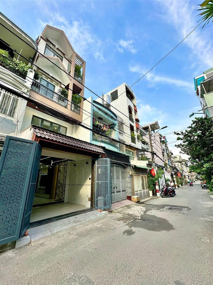 Nhà phố siêu đẹp , đường lê đại hành/ q11 . dt 82m2( 4,5m x 18m) giá 4.090 tỷ. gần scđ phú thọ