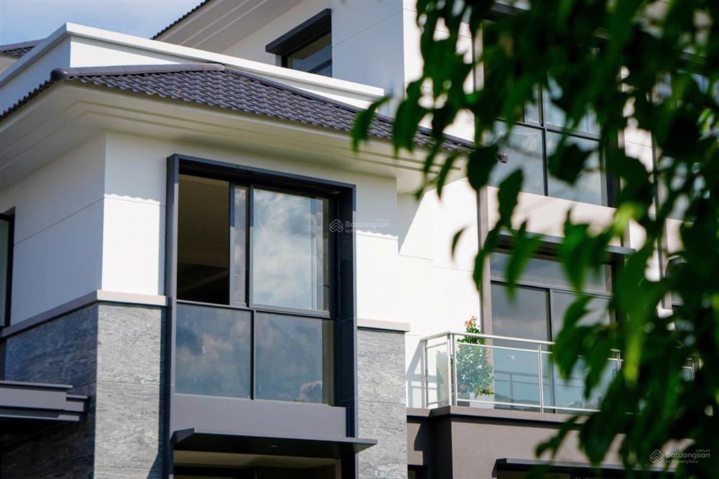 Bán biệt thự đơn lập trực tiếp chủ đầu tư, cọc tháng 12 tặng gần 7 tỷ tiền mặt, sổ đã có, sang ngay