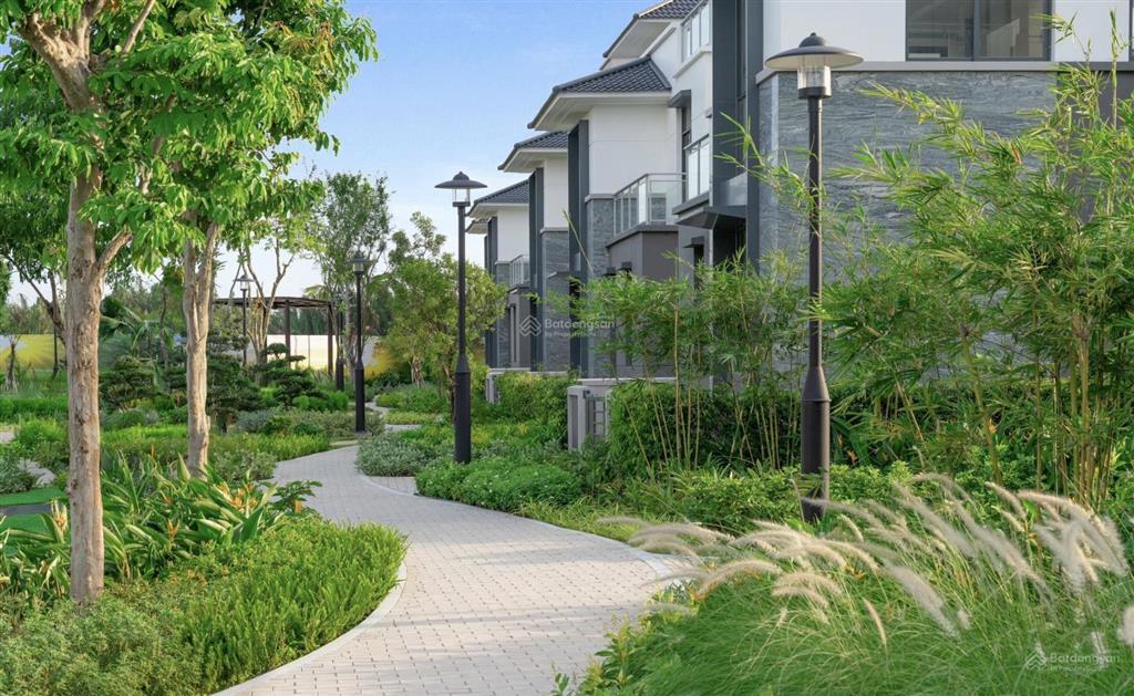 Bán biệt thự đơn lập trực tiếp chủ đầu tư, cọc tháng 12 tặng gần 7 tỷ tiền mặt, sổ đã có, sang ngay