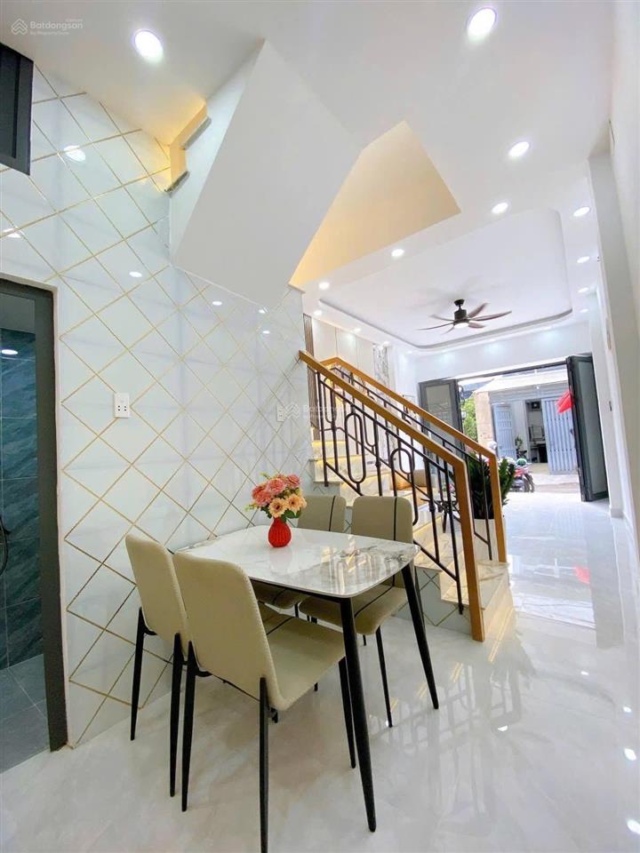 Nhà khủng đường ôtô 6m an dương vươngq5.giá 3tỷ860. đang cho thuê 21tr. gần hồ bơi lam sơn