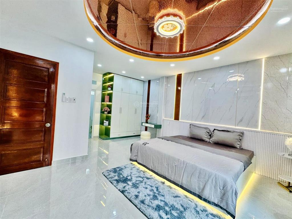 Cần bán gấp nhà vườn chuốip4q3,gần bệnh viện bình dân.giá 3tỷ 900tr/79m2,đang cho thuê 30tr.