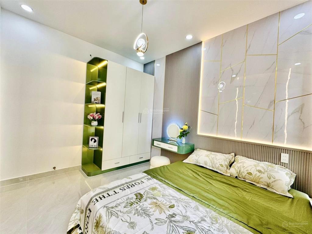 Cần bán gấp nhà vườn chuốip4q3,gần bệnh viện bình dân.giá 3tỷ 900tr/79m2,đang cho thuê 30tr.