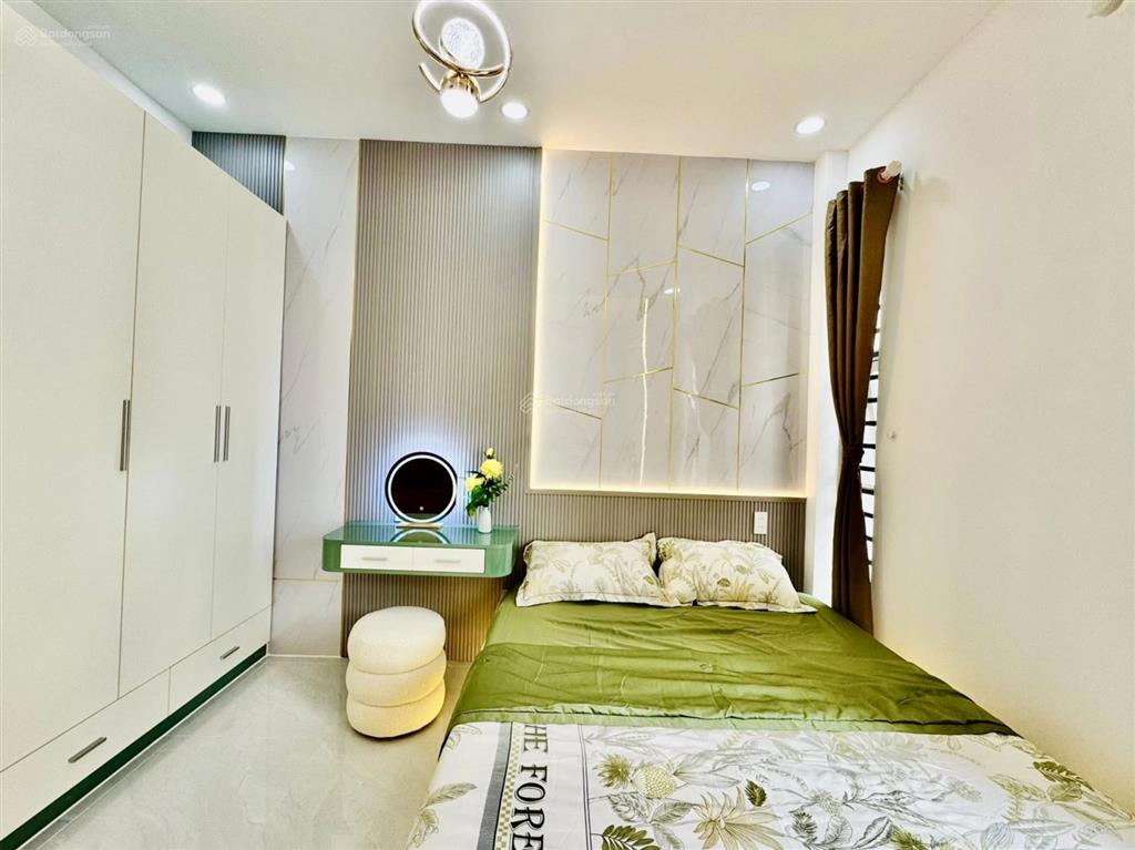 Cần bán gấp nhà vườn chuốip4q3,gần bệnh viện bình dân.giá 3tỷ 900tr/79m2,đang cho thuê 30tr.