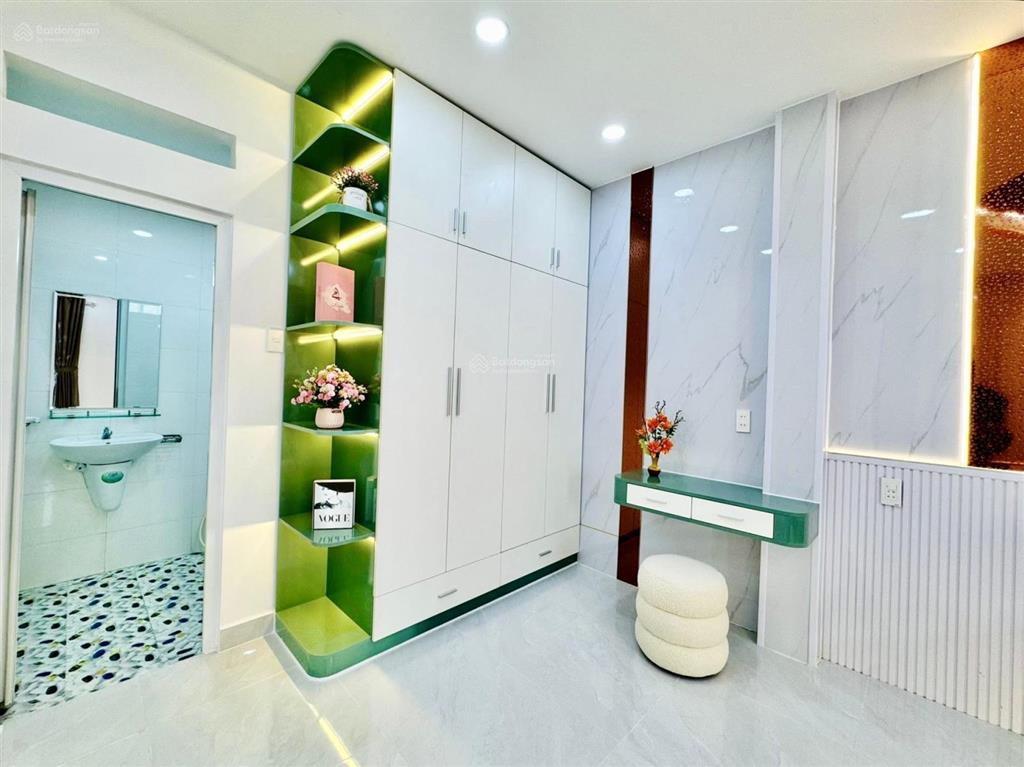 Cần bán gấp nhà vườn chuốip4q3,gần bệnh viện bình dân.giá 3tỷ 900tr/79m2,đang cho thuê 30tr.