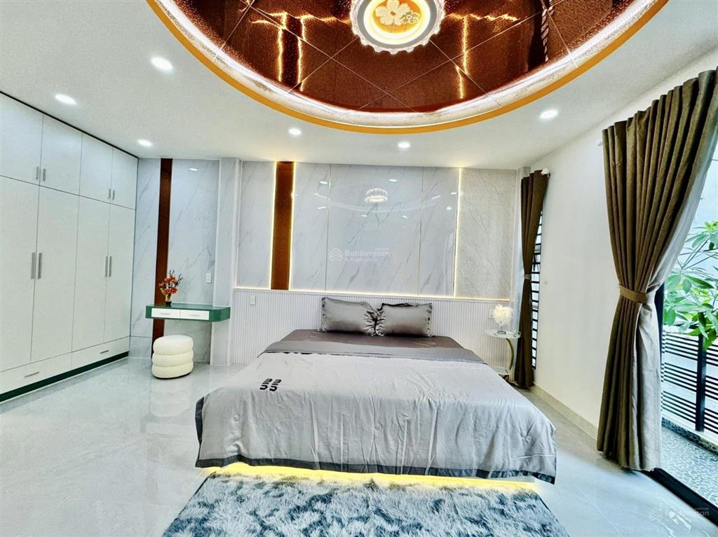 Cần bán gấp nhà vườn chuốip4q3,gần bệnh viện bình dân.giá 3tỷ 900tr/79m2,đang cho thuê 30tr.