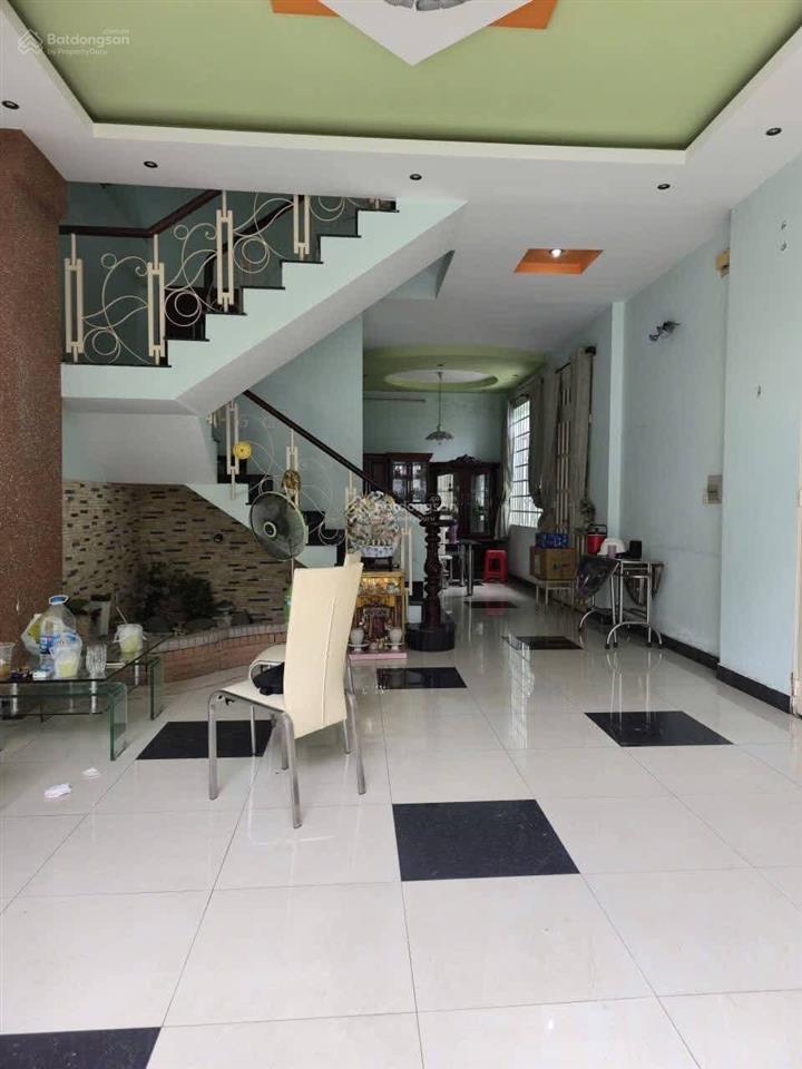 Tôi bán nhà nguyễn biểuquận 5 gần chung cư 109 diện tích 67,5m2 giá 3tỷ5 hợp đồng thuê 22tr/tháng