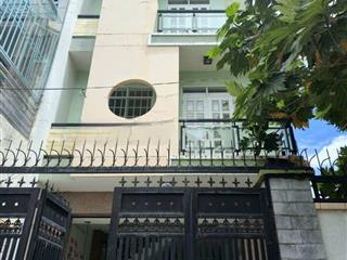 Tôi bán nhà nguyễn biểuquận 5 gần chung cư 109 diện tích 67,5m2 giá 3tỷ5 hợp đồng thuê 22tr/tháng