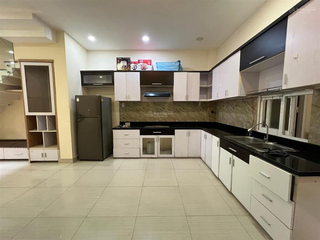Kẹt tiền bán gấp nhà cho thuê 28tr/th, phan kế bínhquận 1 diện tích 79,2m2 giá 5tỷ3 gần đại học mở