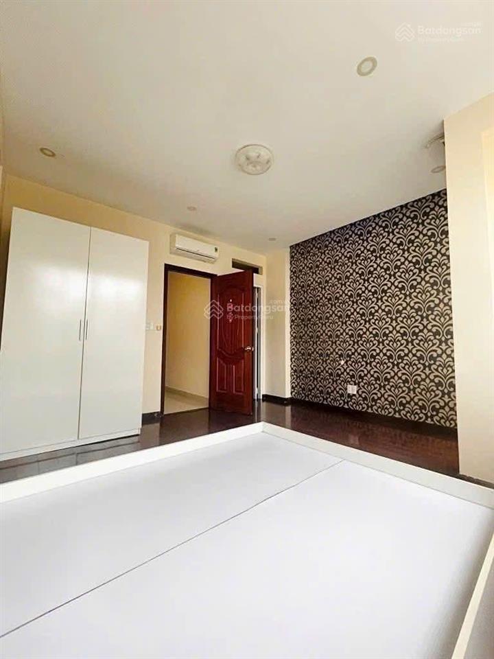 Kẹt tiền bán gấp nhà cho thuê 28tr/th, phan kế bínhquận 1 diện tích 79,2m2 giá 5tỷ3 gần đại học mở