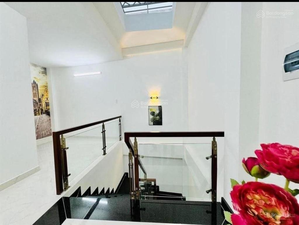 Nhà diện tích lớn 78m2 giá 3tỷ9 trần hữu trangphú nhuận gần tiểu học vạn tường, đang cho thuê 22tr