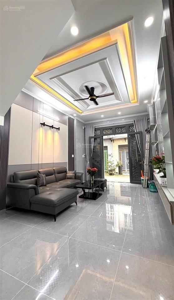 Bán gấp nhà cho thuê 22tr, đường nguyễn trãiquận 5 diện tích 63,2m2 giá 3tỷ77 gần tiểu học bàu cát