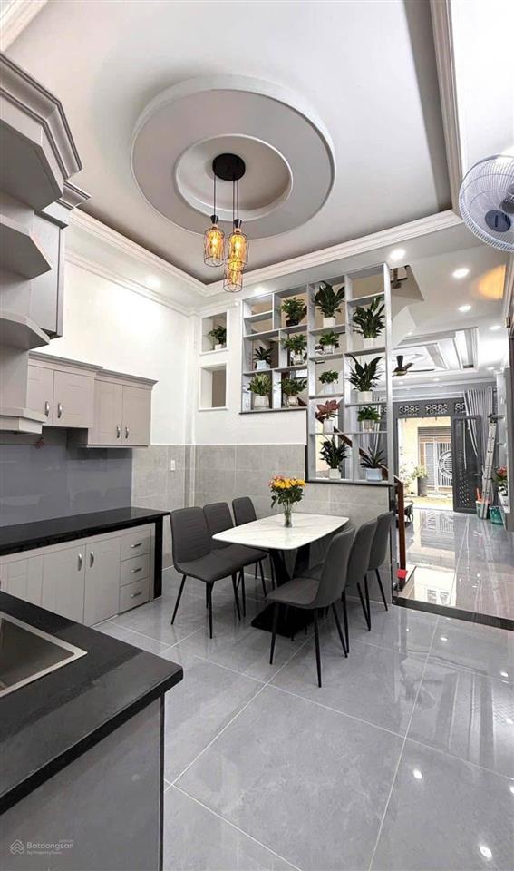 Bán gấp nhà cho thuê 22tr, đường nguyễn trãiquận 5 diện tích 63,2m2 giá 3tỷ77 gần tiểu học bàu cát