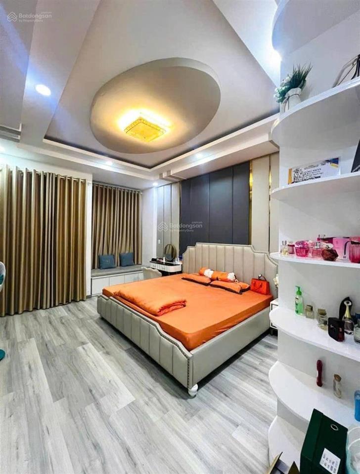 Bán gấp nhà cho thuê 22tr, đường nguyễn trãiquận 5 diện tích 63,2m2 giá 3tỷ77 gần tiểu học bàu cát