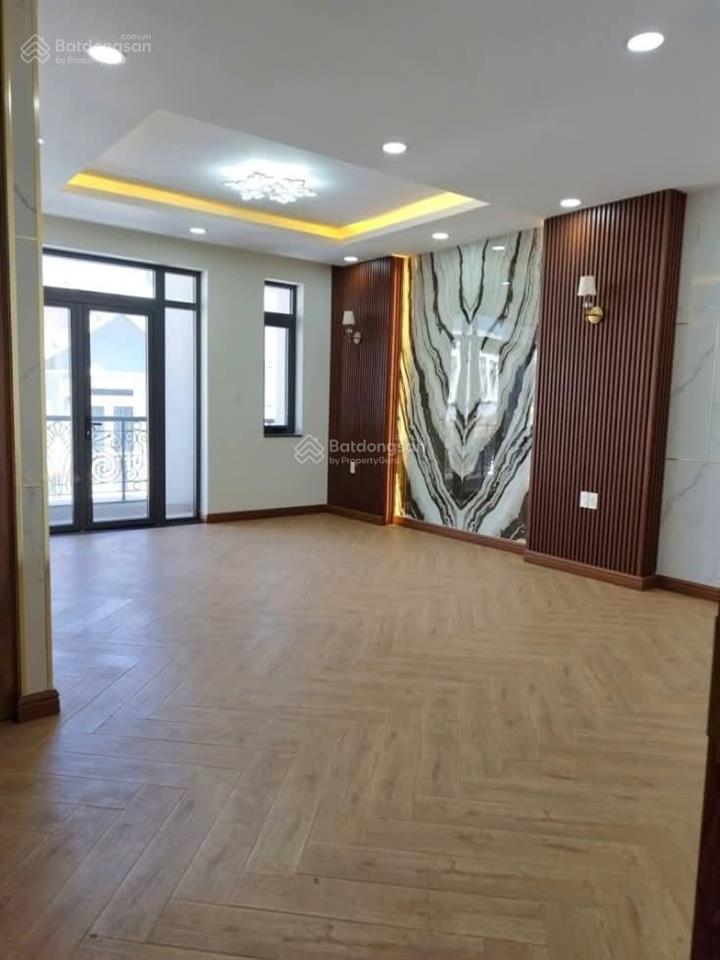 Thiện chí bán nhà lê quý đônphú nhuận cho thuê 20tr, dt 81m2 giá 2tỷ75 gần trường thcs đào duy anh