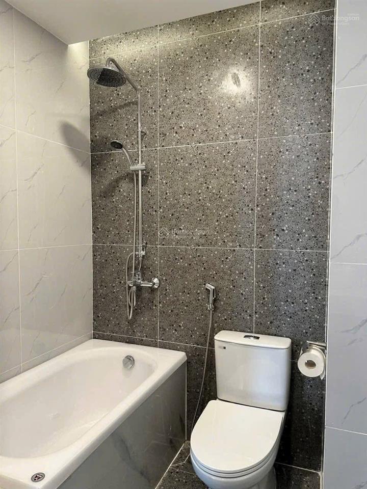 Thiện chí bán nhà lê quý đônphú nhuận cho thuê 20tr, dt 81m2 giá 2tỷ75 gần trường thcs đào duy anh