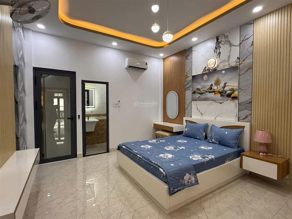 Bán nhà đường ôtô nguyễn hữu cầu quận 1, đang cho thuê 36triệu, giá 4tỷ650/85m2, ngay chợ tân định