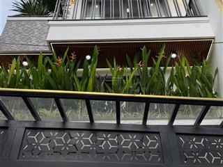 Bán nhà cực phẩm giá 3tỷ550, đường nguyễn biểu quận 5, đang cho thuê 25triệu, gần đại học sài gòn