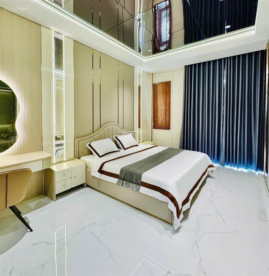 Tìm chủ cho căn nhà 4 lầu bùi thị xuân  q.1, đang cho thuê 36tr, gần công viên tao đàn, giá 5tỷ390