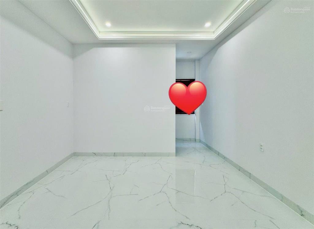 Tìm chủ cho căn nhà 4 lầu bùi thị xuân  q.1, đang cho thuê 36tr, gần công viên tao đàn, giá 5tỷ390