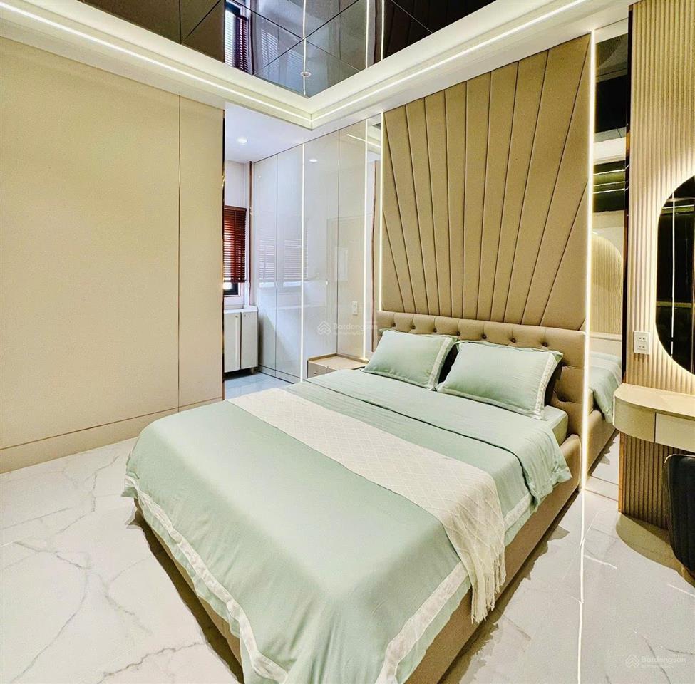 Tìm chủ cho căn nhà 4 lầu bùi thị xuân  q.1, đang cho thuê 36tr, gần công viên tao đàn, giá 5tỷ390