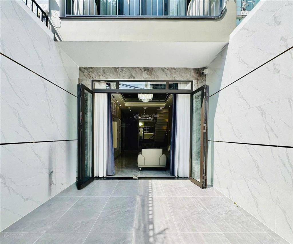 Tìm chủ cho căn nhà 4 lầu bùi thị xuân  q.1, đang cho thuê 36tr, gần công viên tao đàn, giá 5tỷ390