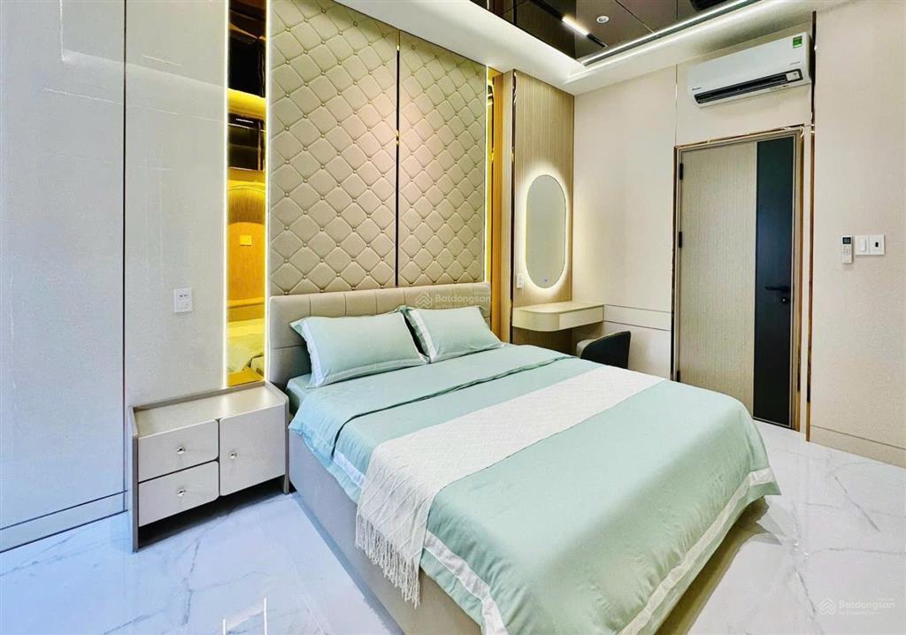 Tìm chủ cho căn nhà 4 lầu bùi thị xuân  q.1, đang cho thuê 36tr, gần công viên tao đàn, giá 5tỷ390