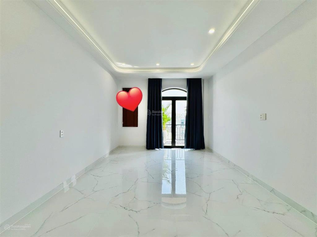 Tìm chủ cho căn nhà 4 lầu bùi thị xuân  q.1, đang cho thuê 36tr, gần công viên tao đàn, giá 5tỷ390