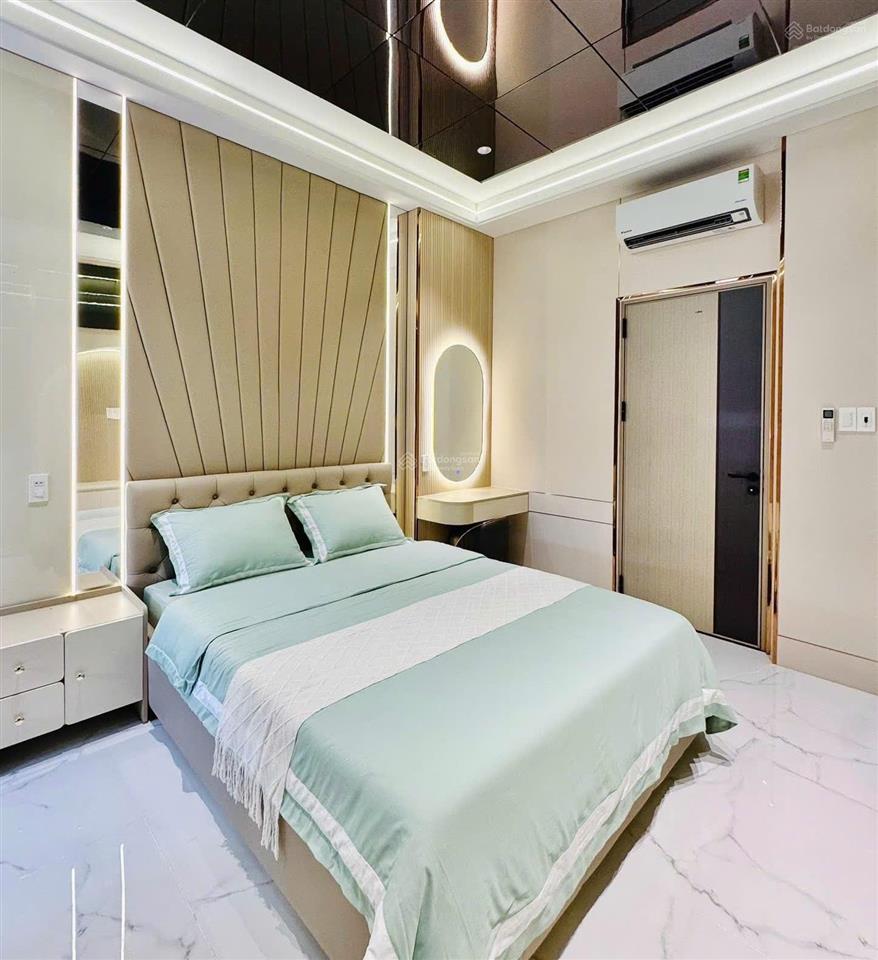 Tìm chủ cho căn nhà 4 lầu bùi thị xuân  q.1, đang cho thuê 36tr, gần công viên tao đàn, giá 5tỷ390