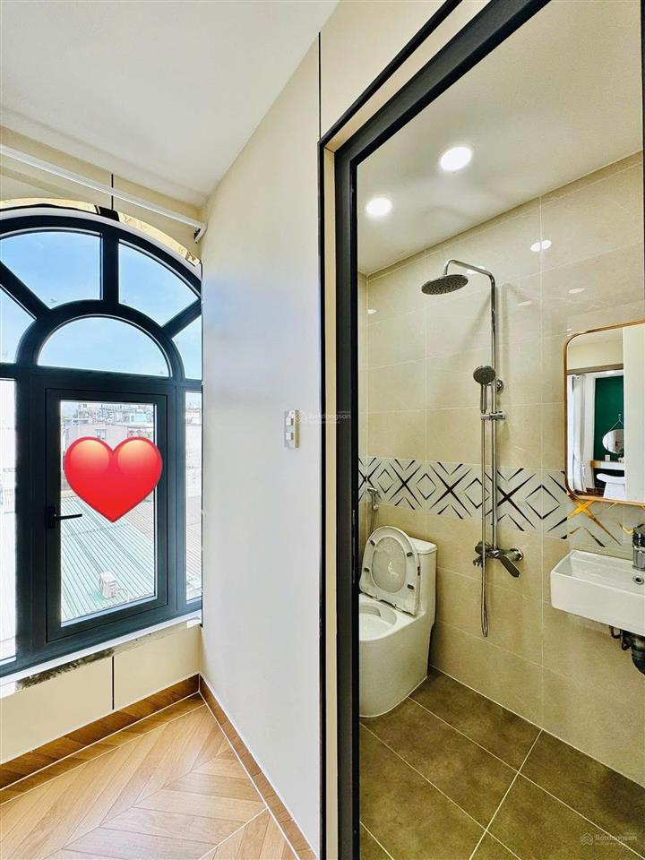 Nhà ngang bề thế 11mét ngay phan đình phùng phú nhuận, cho thuê 26triệu, gần cầu kiệu, giá 3tỷ730