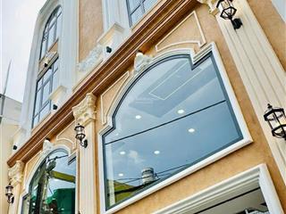 Nhà ngang bề thế 11 mét ngay phan đình phùng phú nhuận, giá 3tỷ850 cho thuê 26triệu, gần cầu kiệu