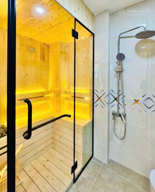 Nhà ngang bề thế 11mét ngay phan đình phùng phú nhuận, cho thuê 26triệu, gần cầu kiệu, giá 3tỷ730