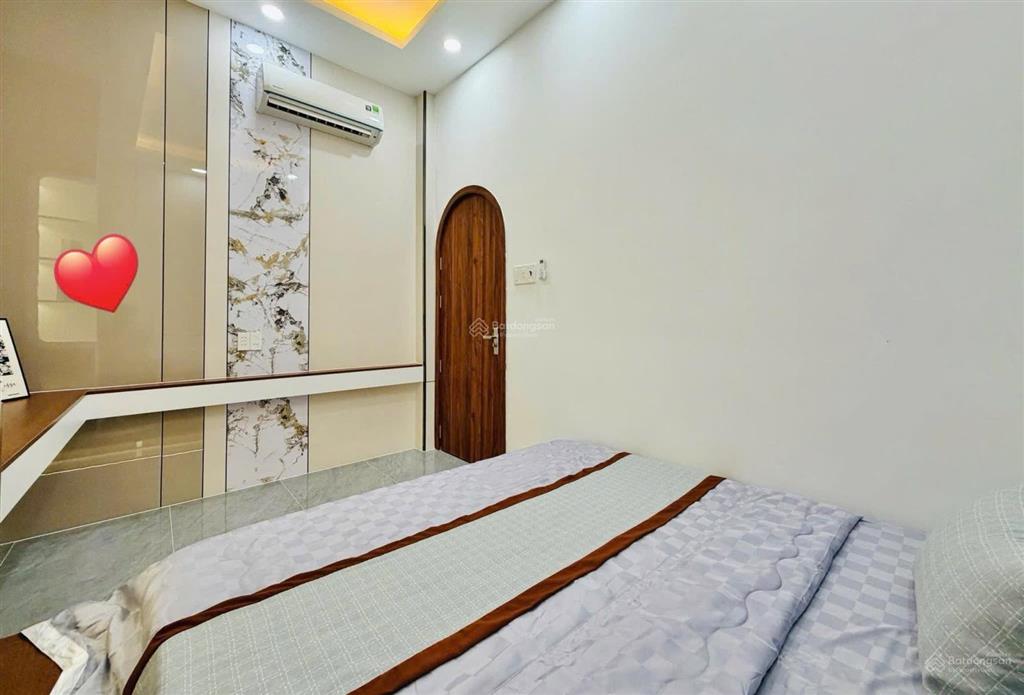 Nhà có phòng ngủ tầng trệt ngay trần tuấn khải q.5, cho thuê 24tr,giá 3tỷ770/71m2,gần chợ hoà bình