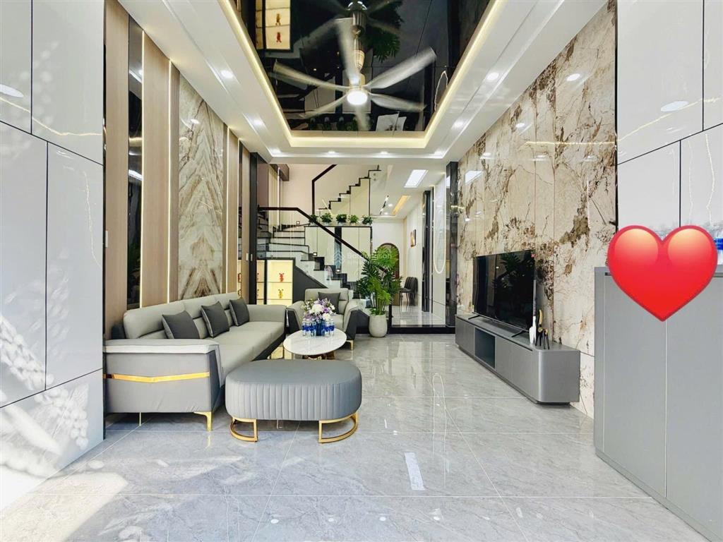 Nhà có phòng ngủ tầng trệt ngay trần tuấn khải q.5, cho thuê 24tr,giá 3tỷ770/71m2,gần chợ hoà bình
