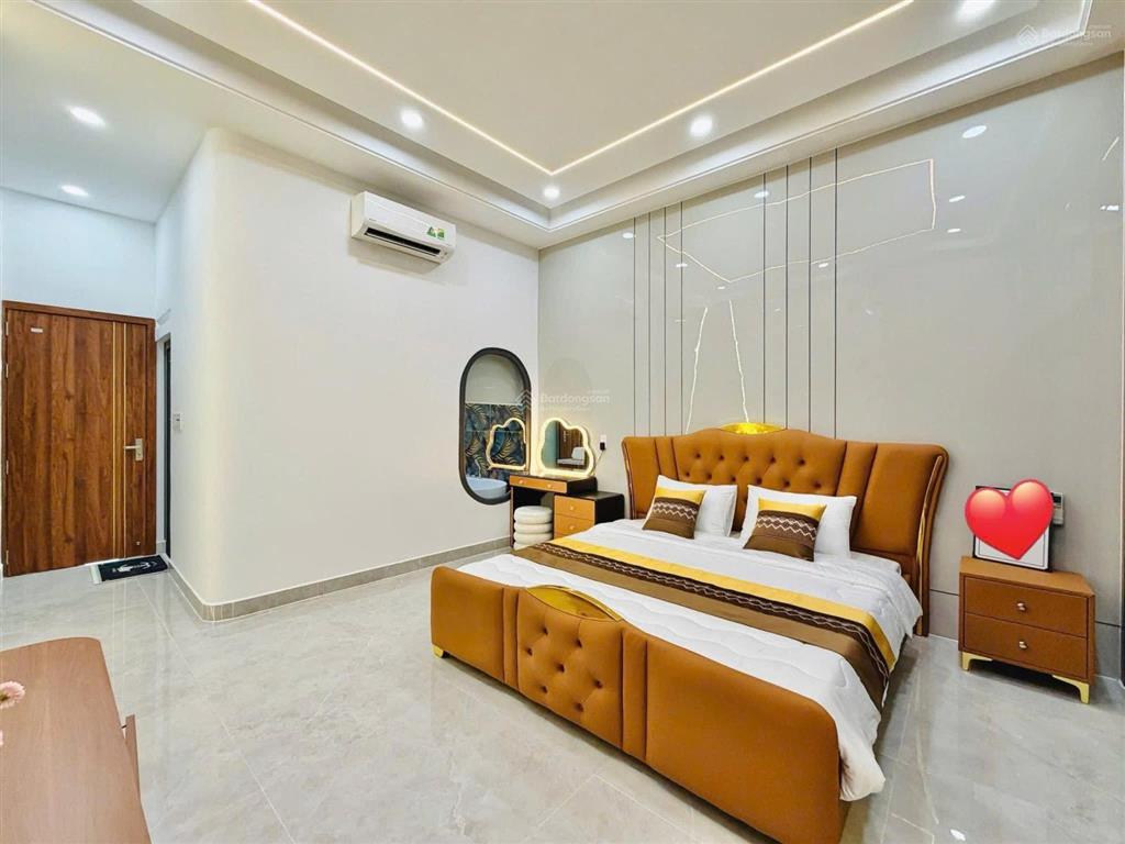 Nhà có phòng ngủ tầng trệt ngay trần tuấn khải q.5, cho thuê 24tr,giá 3tỷ770/71m2,gần chợ hoà bình