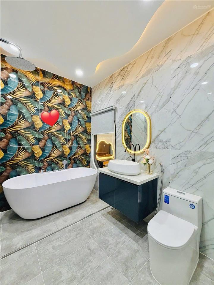 Nhà có phòng ngủ tầng trệt ngay trần tuấn khải q.5, cho thuê 24tr,giá 3tỷ770/71m2,gần chợ hoà bình