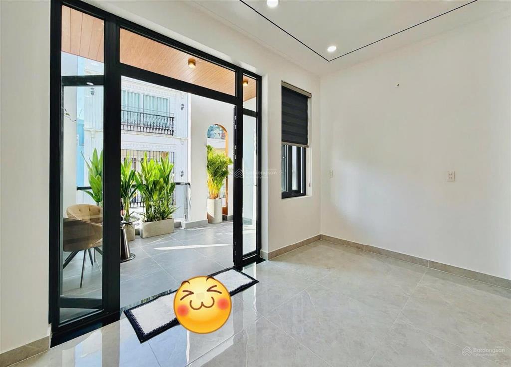 Nhà có phòng ngủ tầng trệt ngay trần tuấn khải q.5, cho thuê 24tr,giá 3tỷ770/71m2,gần chợ hoà bình