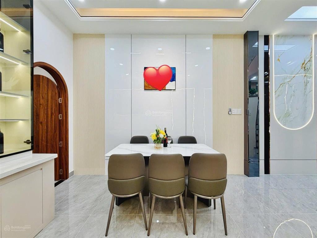 Nhà có phòng ngủ tầng trệt ngay trần tuấn khải q.5, cho thuê 24tr,giá 3tỷ770/71m2,gần chợ hoà bình